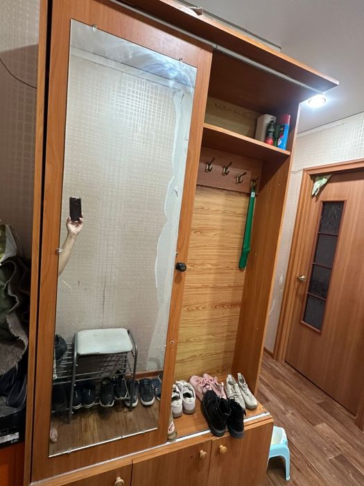 Продам шкаф в прихожую
