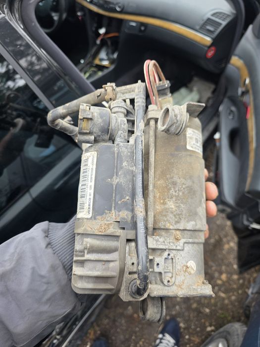 Компресор за въздушно окачване за възглавници на Mercedes W211