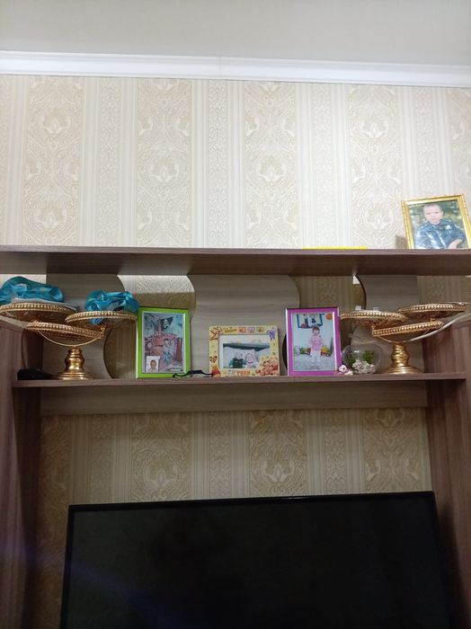 Продам горку в гостиную комнату