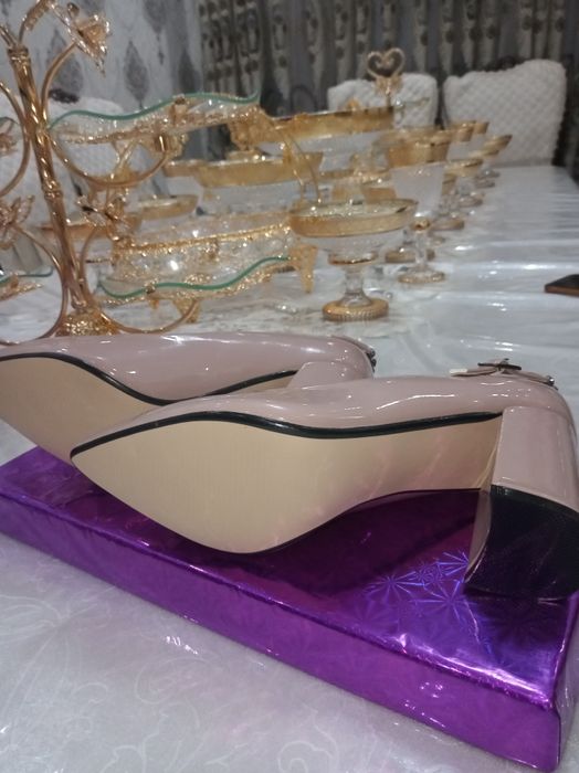 Baland poshna tufli yengi