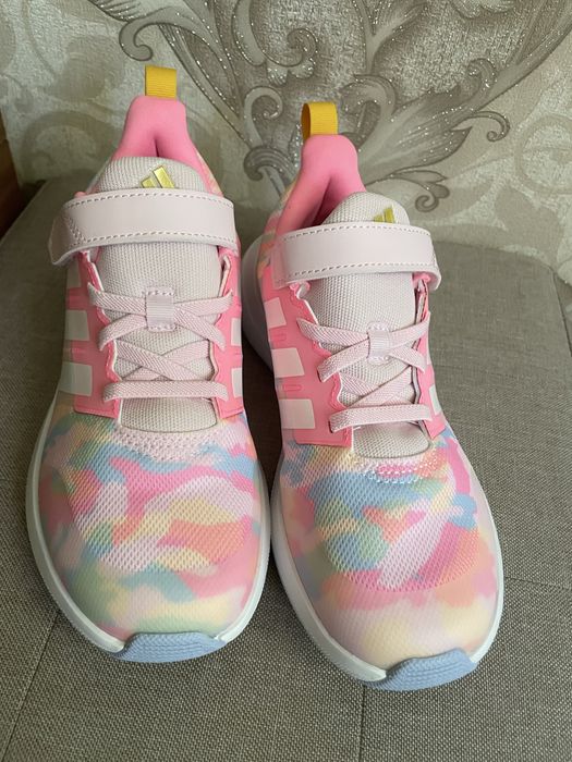 Adidasi Adidas marimea 34