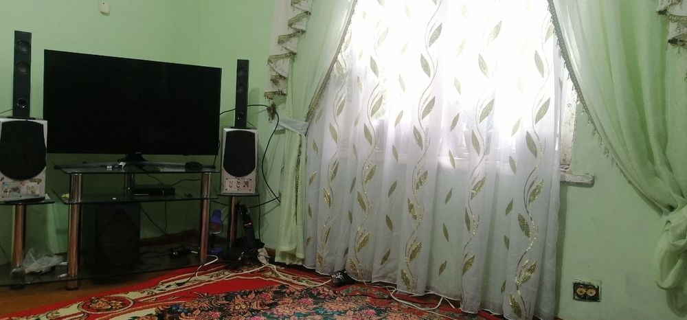 Дом сотилади 2 хонали 30кв 2 эташда тез йордам кучасида жойлашган