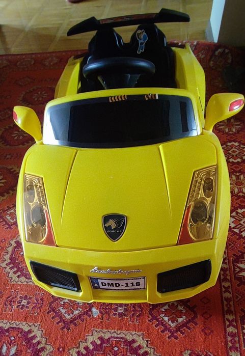 Машинка  с пультом управления