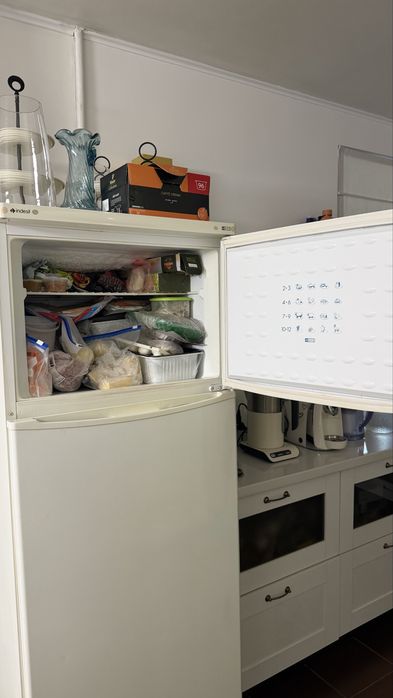 Холодильник Indesit