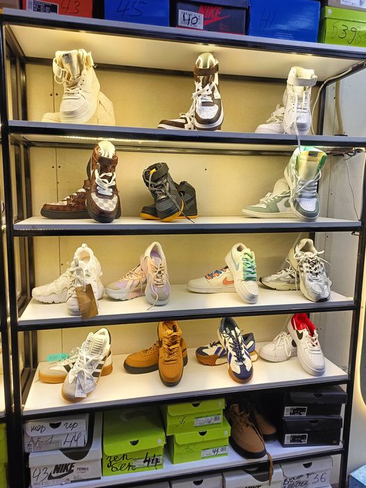 Продам обуви кроссовки