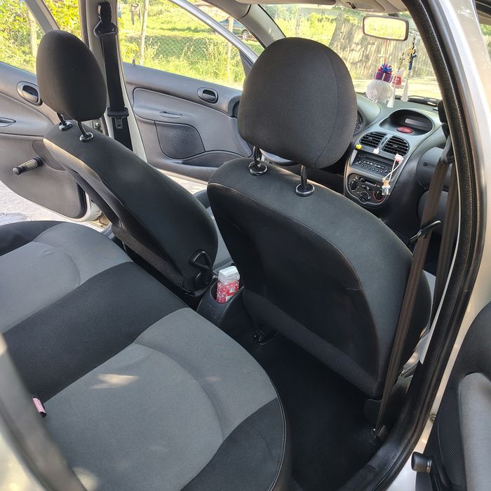 Vând Peugeot 206