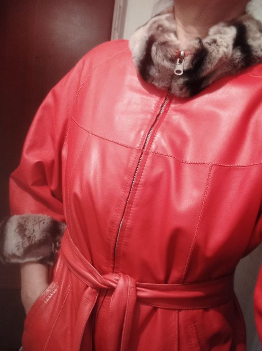 Куртка срочно продаю!