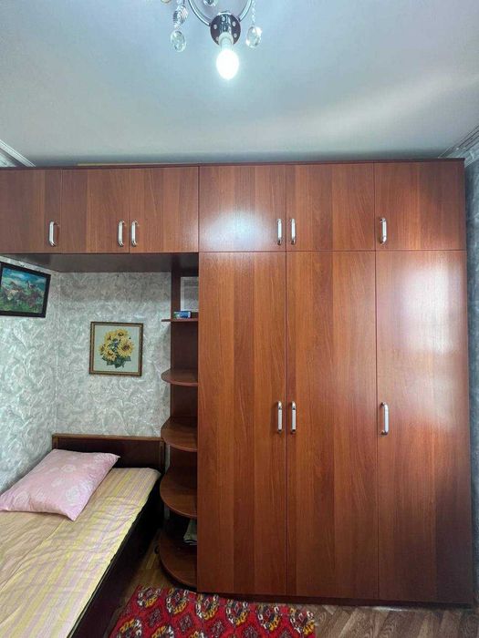 Продаю шикарный шкаф для спальни (угловой модуль с антресолью)