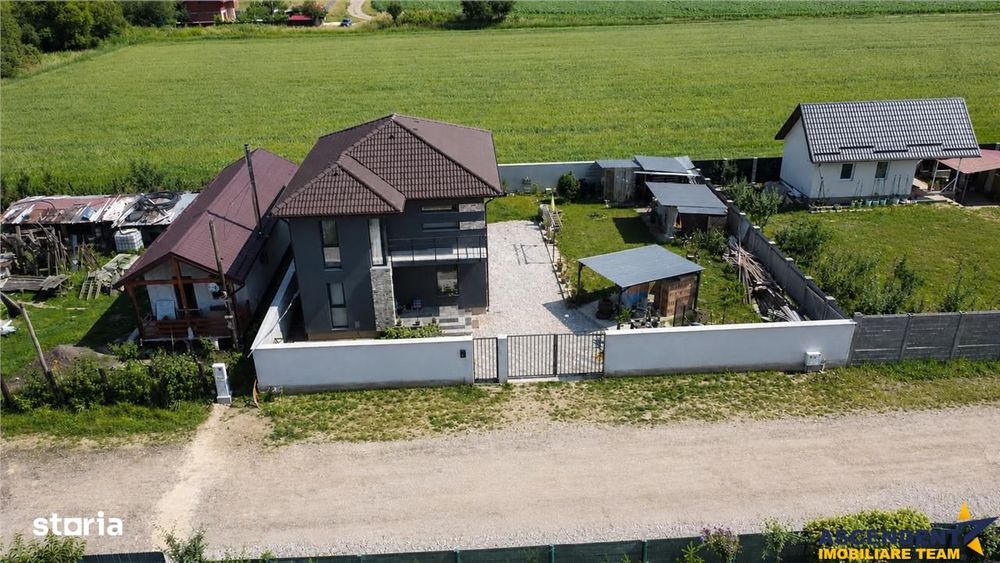 Casa familiala,3 dormitoare,incazire pardoseala,terasa,530 mp teren,Sa