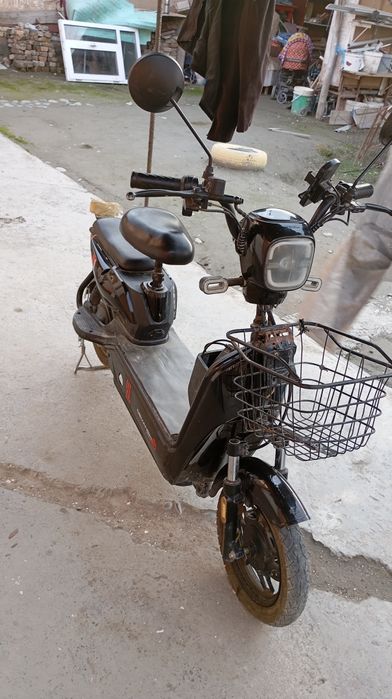 Skuter elektricheskiy