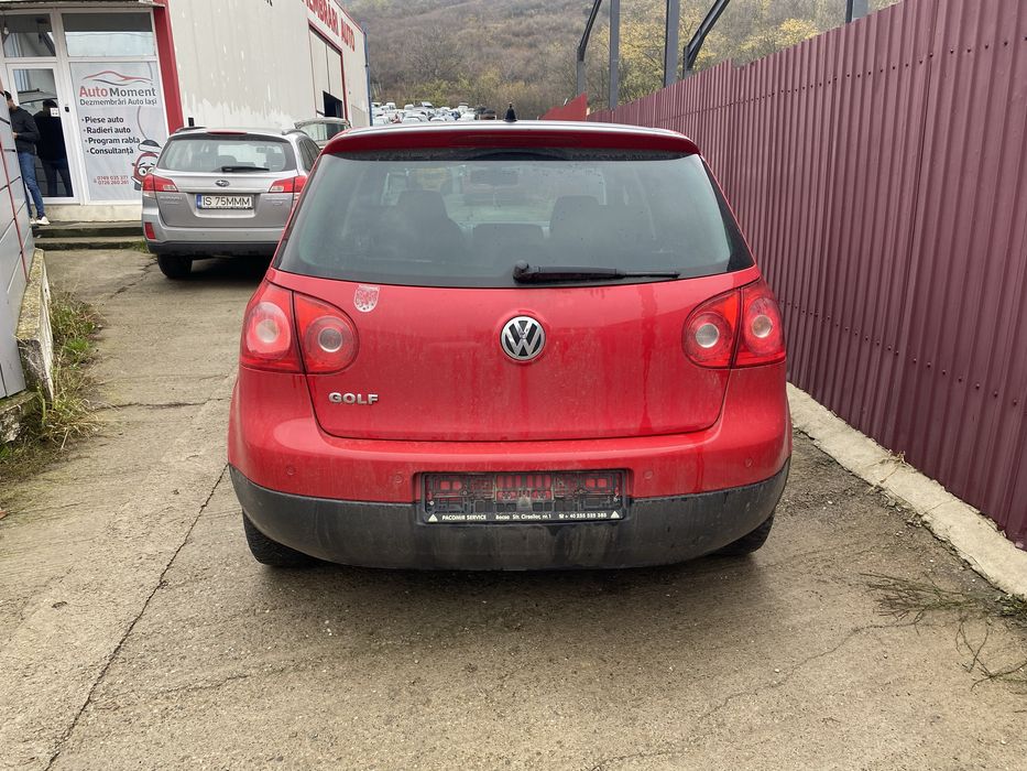 Dezmembram VW Golf 5