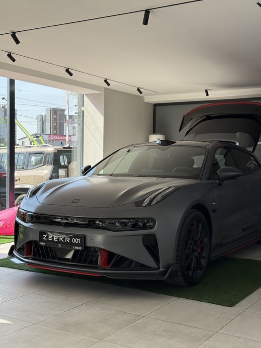 Zeekr 001 Full variant