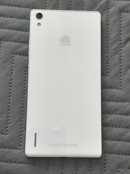 Huawei Ascend P7 alb, de colecție