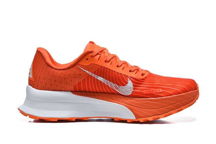 Продавам нови мъжки маратонки Nike Zoom ACG Ultrafly Hyper Crimson orange