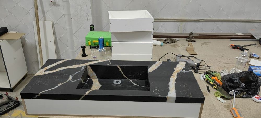 Столешницы из искусственного камня раковины,лестницы подоконники