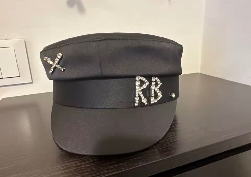 Дамска шапка модел на Ruslan Baginsky