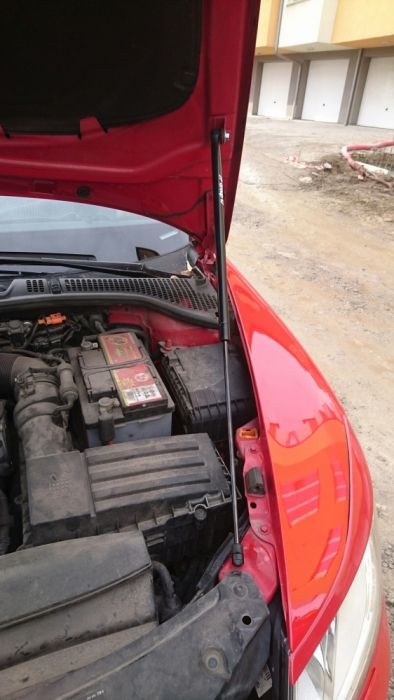 Монтажен комплект амортисьор за преден капак Skoda Octavia mk2