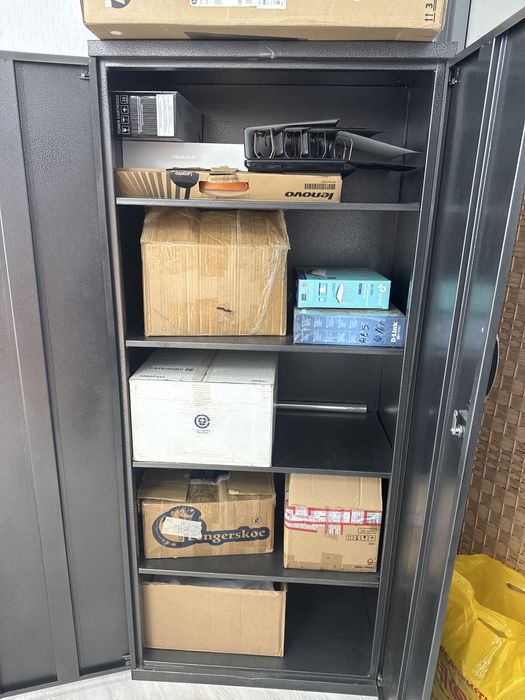 Продам железный шкаф