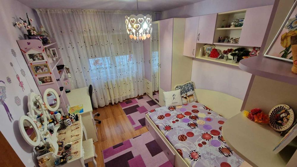 Vand apartament 4 camere