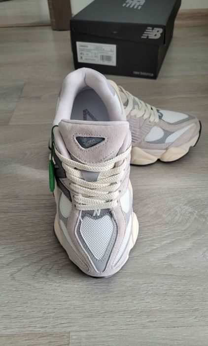 Adidasi new balance 9060