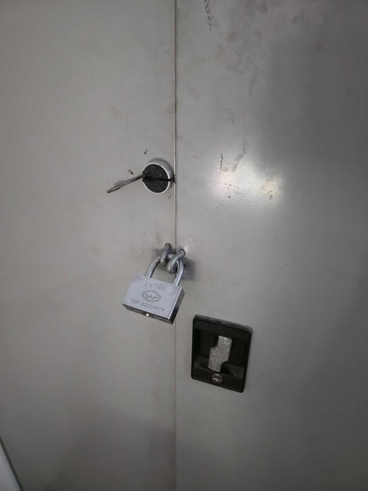 Шкаф металлический