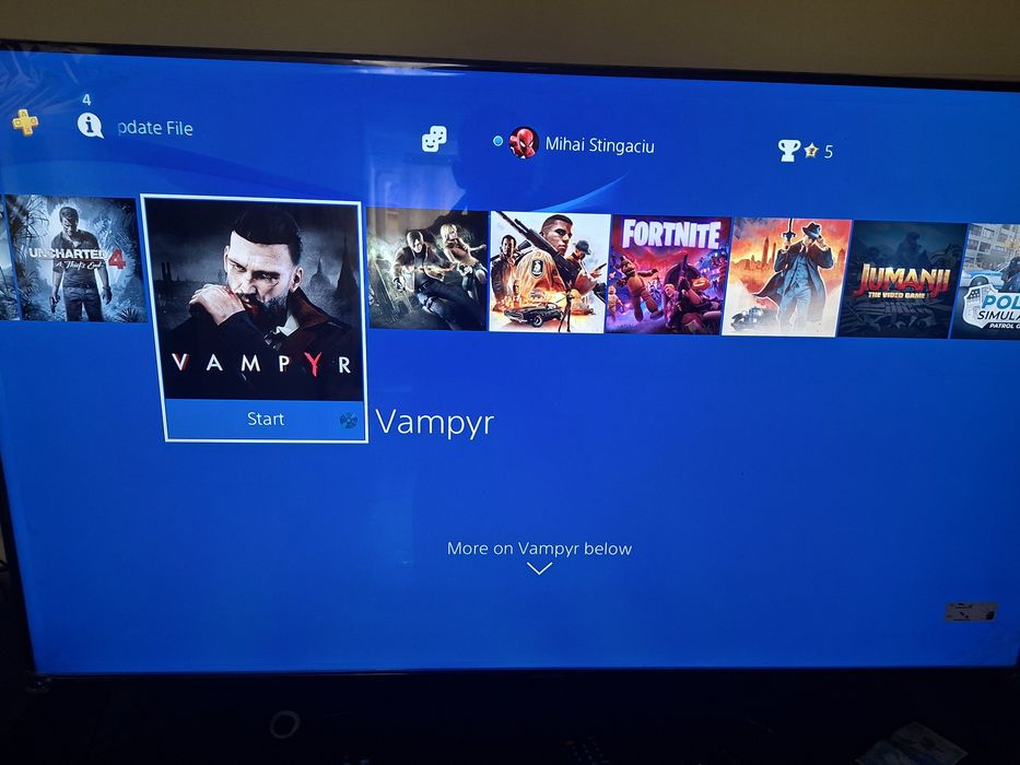 Consolă PlayStation 4 (PS4) Fat 1TB + 1 Manetă + Pachet 14 Jocuri