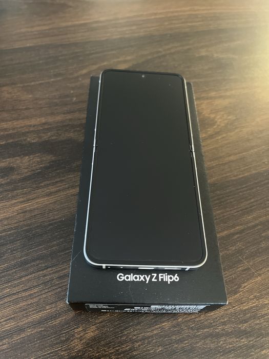 Samsung Galaxy Z Flip 6 (256Gb)