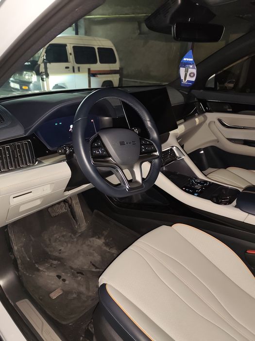 BYD. Чинпийон. 605.  Тали. Токда.