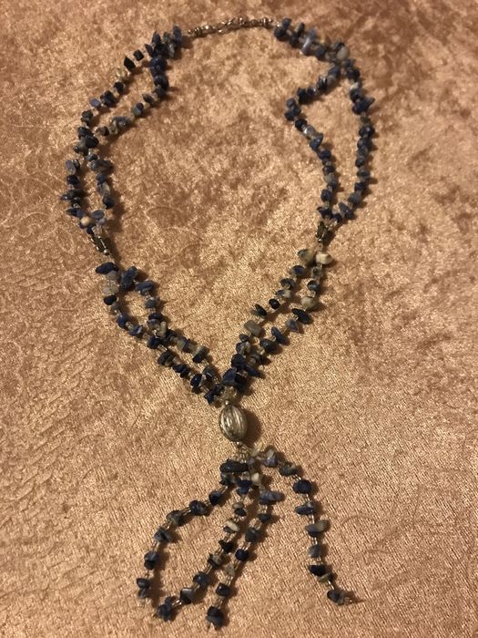 Колиета от естествени камъни