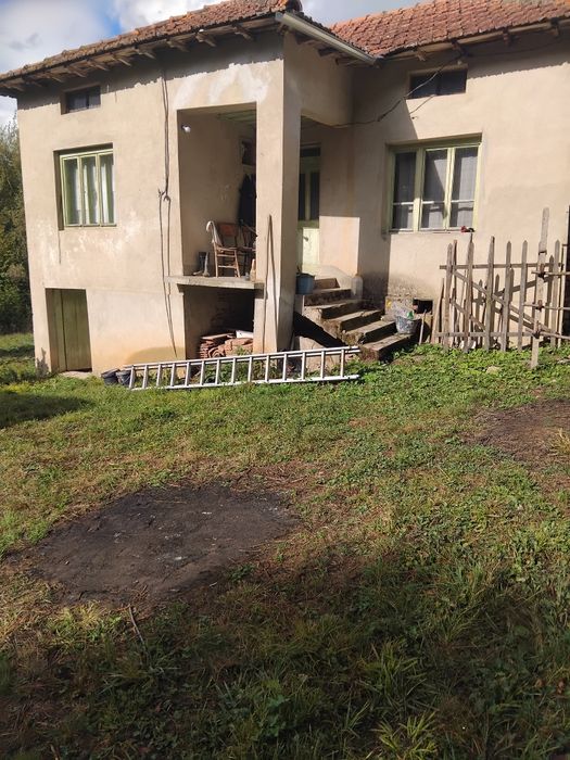Продавам къща ..