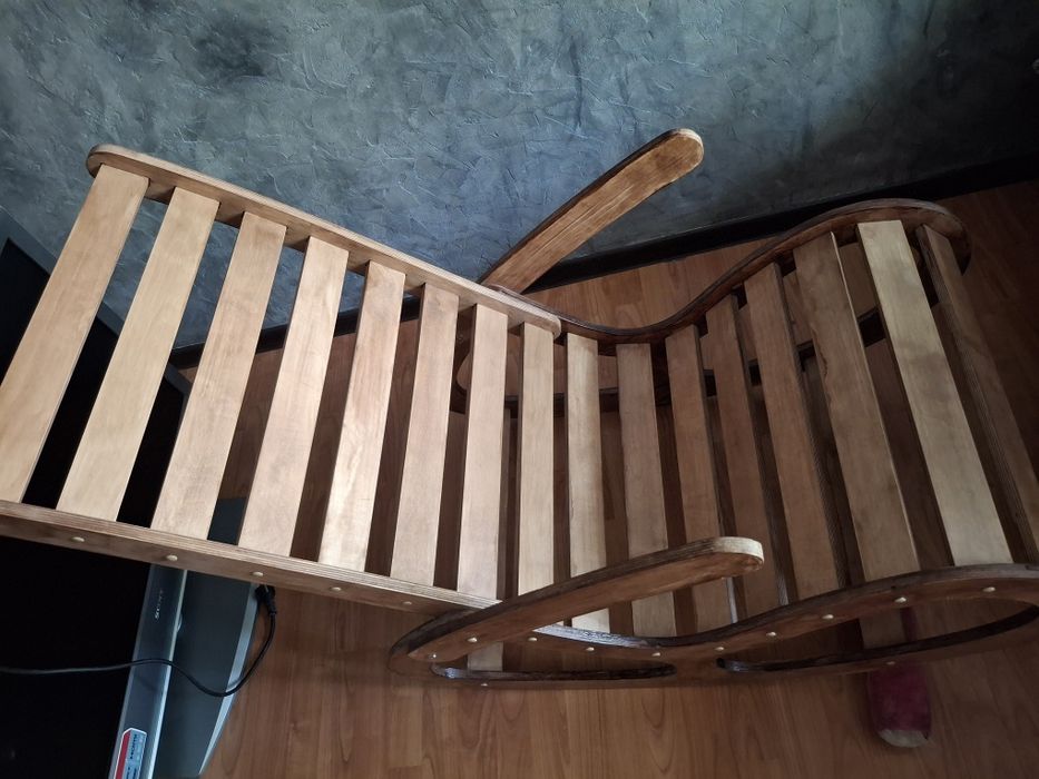 Продам кресло качалку