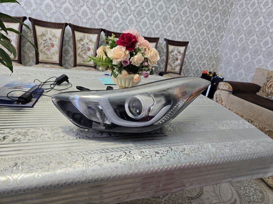 Hyundai Elantra MD FL c LED  ресничками. Хюндай элантра фара