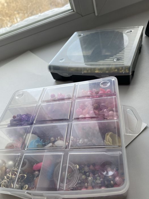 Два набора для бусинок