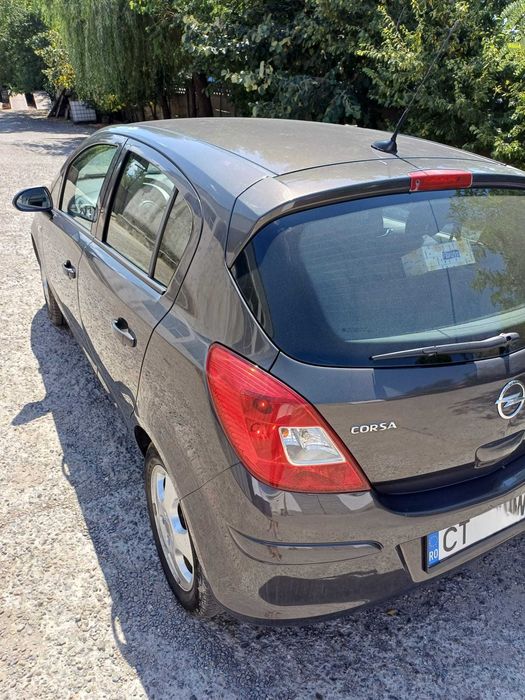 Vând Opel Corsa .