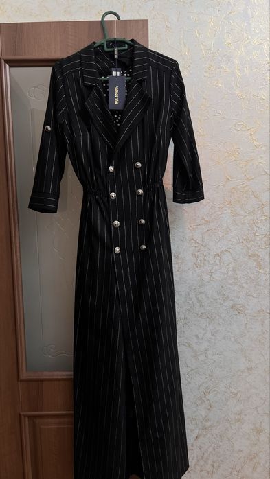 Длинное черное платье