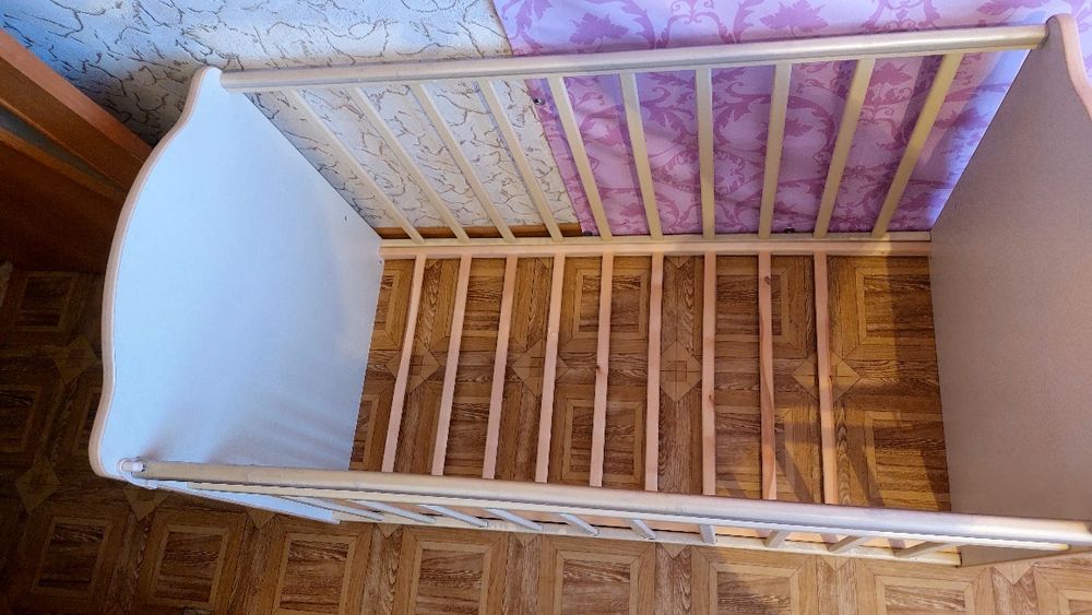 Детская кроватка