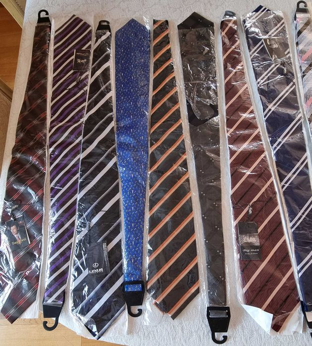 Галстуки новые, 21 штука