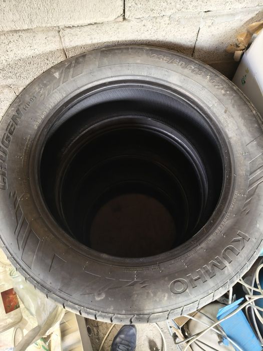 Шины KUMHO 235/60/18 комплект