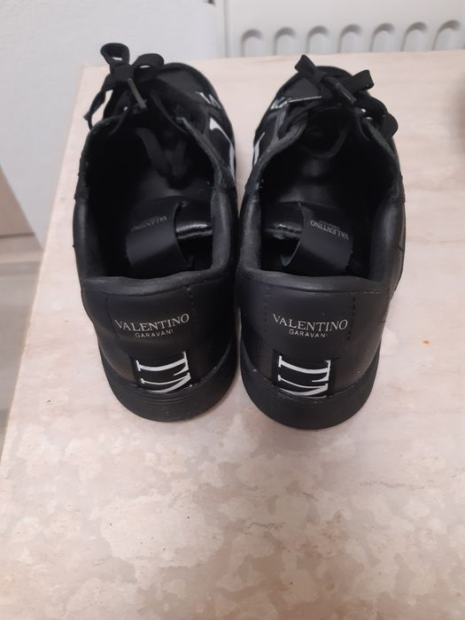 Adidasi piele Valentino nr 40