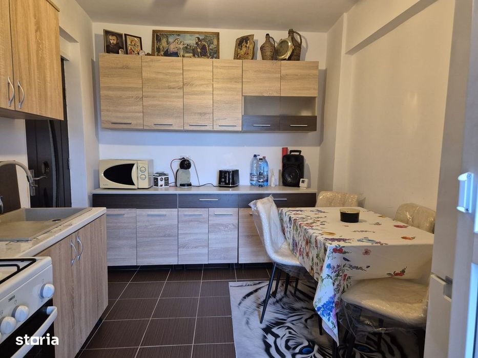 Zona Miorita, apartament 2 camere decomandat, spatios, imbunatatit