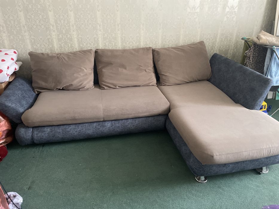 продам диван углавой