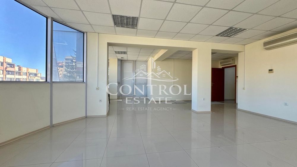 Офис в Велико Търново-Център площ 57 цена 88500