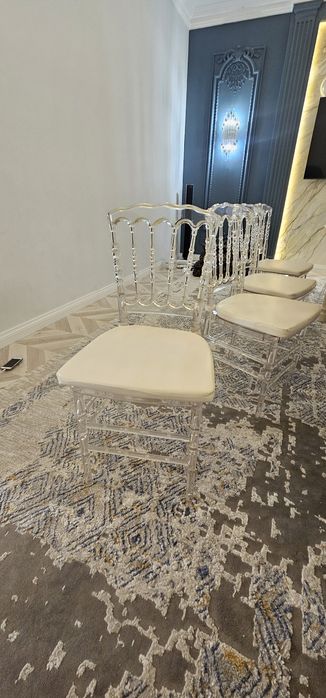 Стекляные стул . Прозрачный стул . 250 шт . 25 $