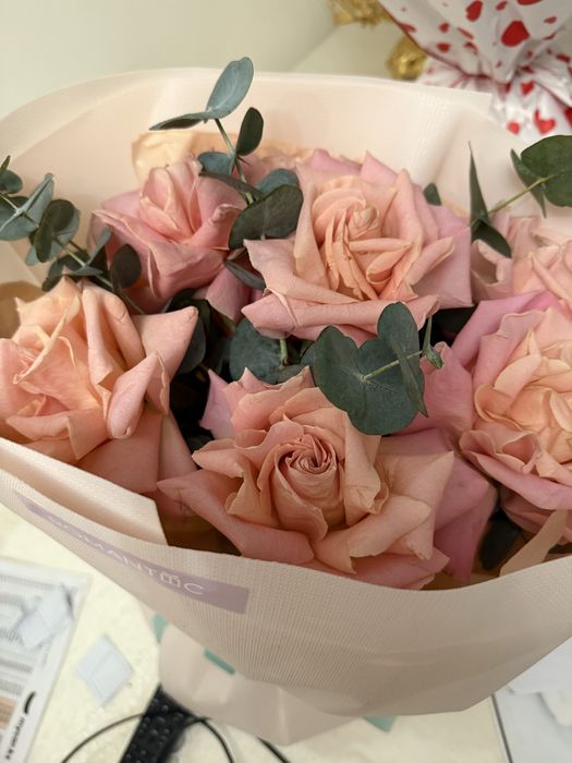 Букет пышных роз