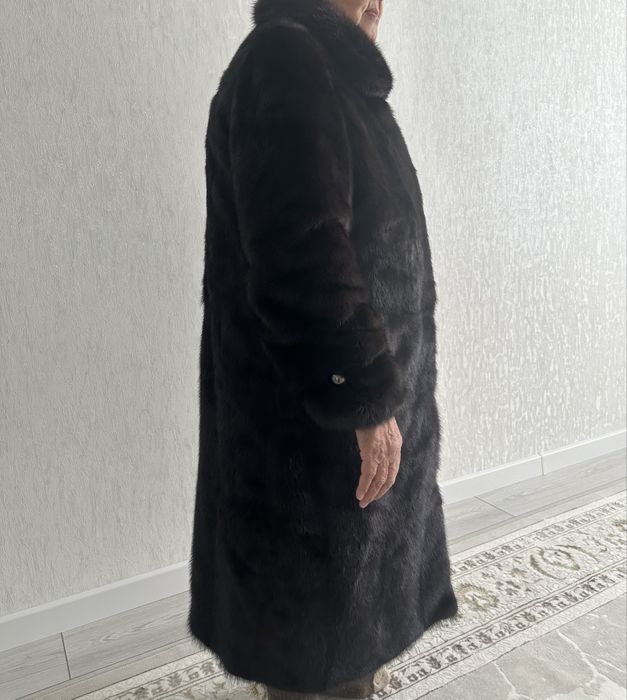 Продам Норковую шубу в Отличном состояние