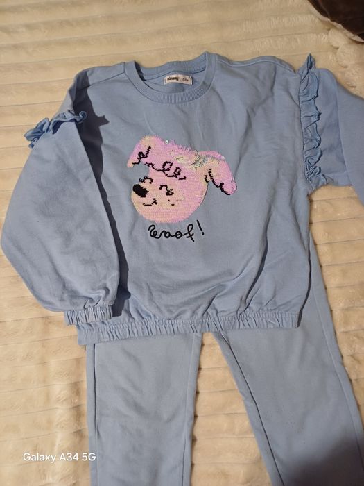 Costum fetița  3-4 ani. Fără etichetă