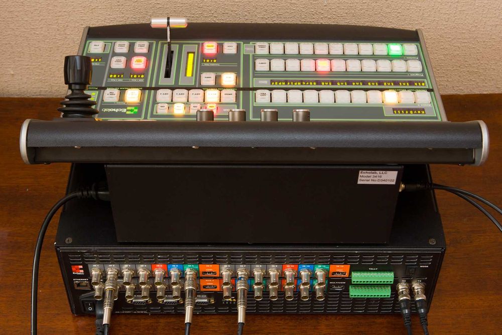 Echolab Atem 1M/E видеомикшер - 3G-SDI, HD-SDI, SD-SDI, HDMI и аналог