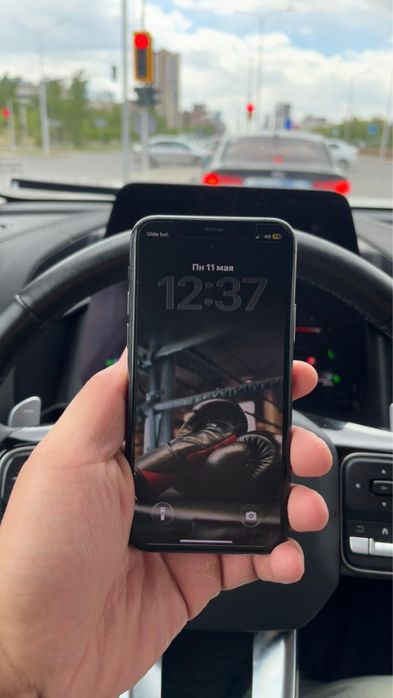 Продам Iphone 11 pro  в хорошем состоянии