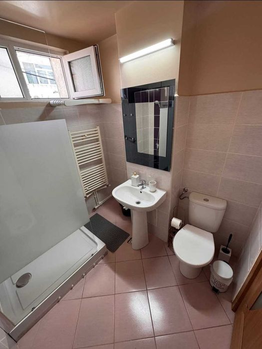 Inchiriez Apartament 40mp Precista