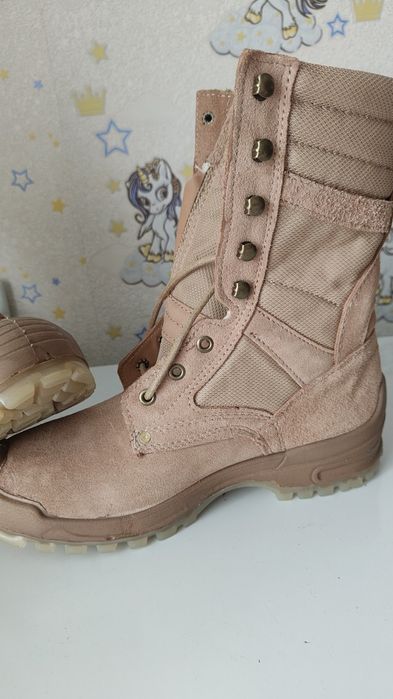 Продам берцы новые песчанка